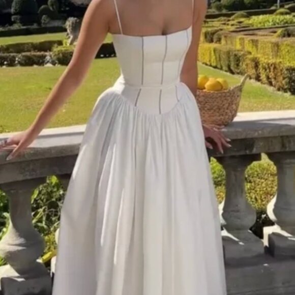 HOUSE OF CB Ysabella White Midi Corset Dress - Picture 2 of 3